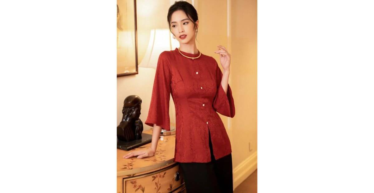 Áo bà ba hiện đại và quần ống rộng