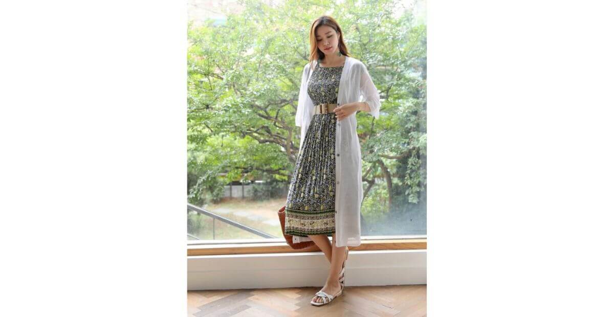 Áo khoác cardigan mỏng và váy dài cotton