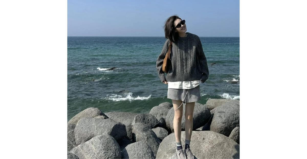 Áo khoác denim mix đầm hai dây dài