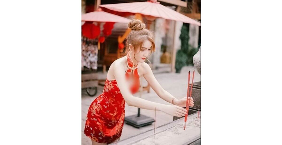 Đi chùa không nên mặc màu gì? Top 6 Màu cần tránh, dễ gây phản cảm