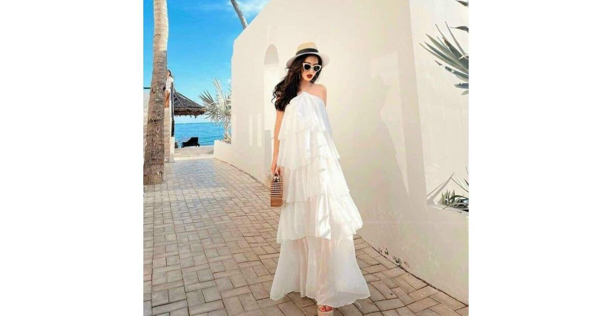 Gợi ý 8 set đồ chuẩn gu dành cho các chị em phân vân U40 đi biển mặc gì