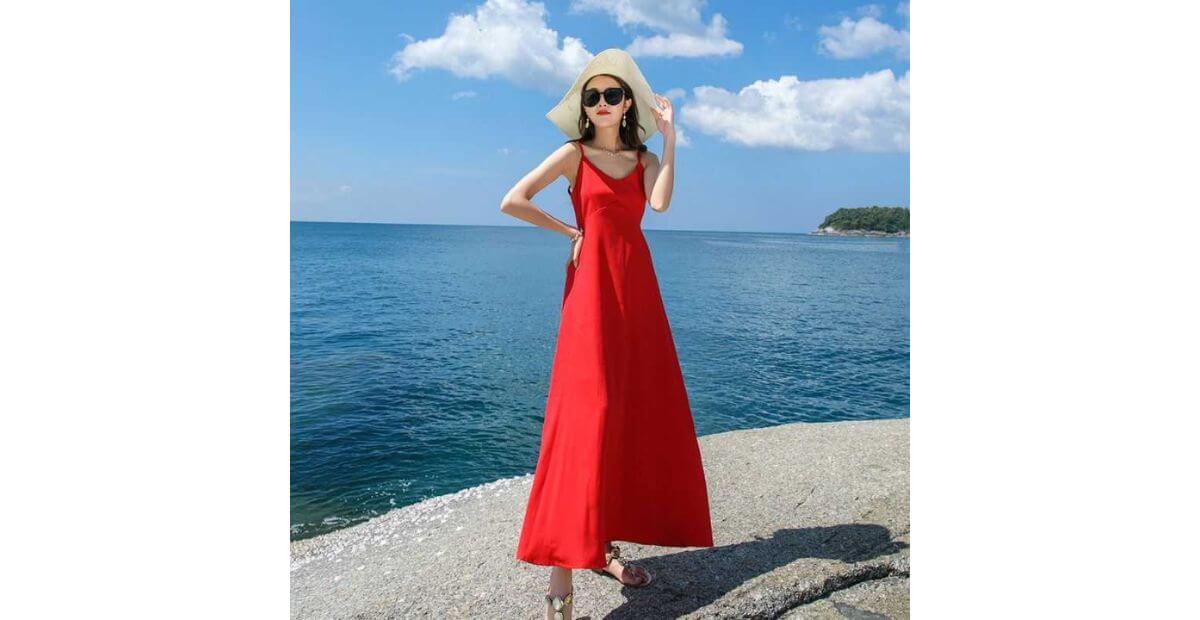Gợi ý đi biển mặc váy màu gì vào buổi chiều tà