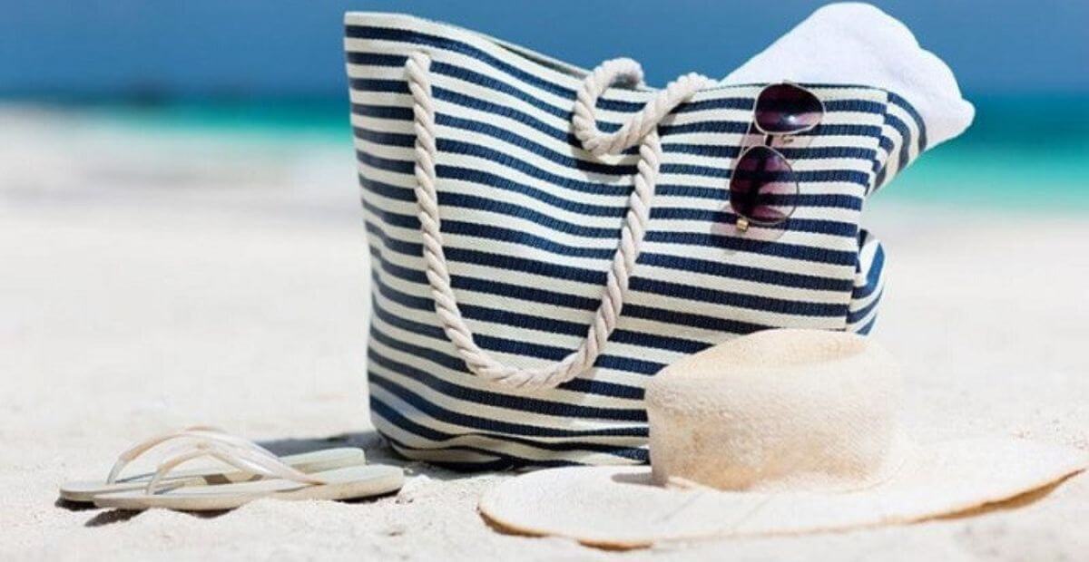 Gợi ý mix màu và phụ kiện đẹp chuẩn phong cách đi biển
