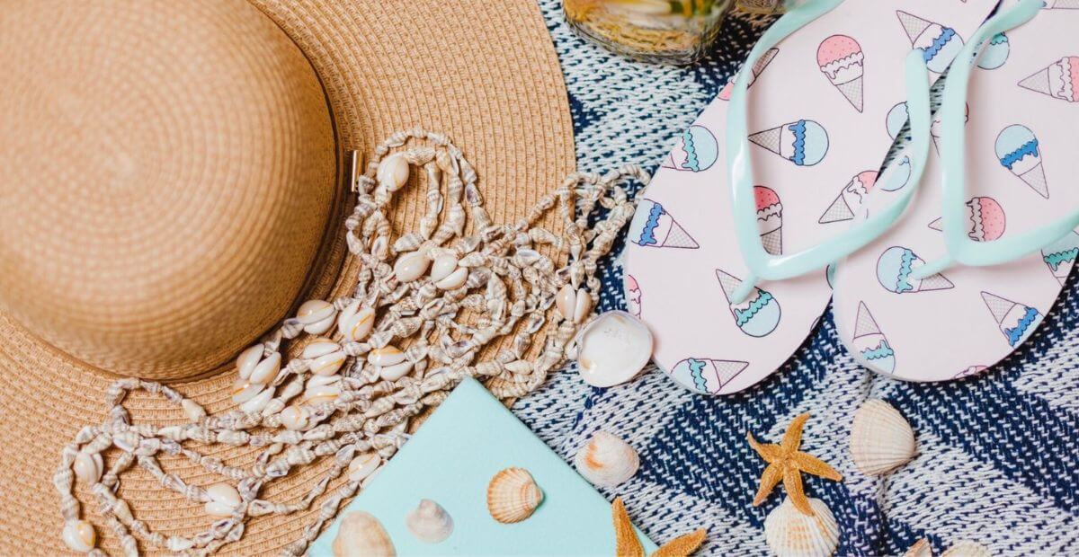 Gợi ý phụ kiện nên có khi đi biển mùa hè