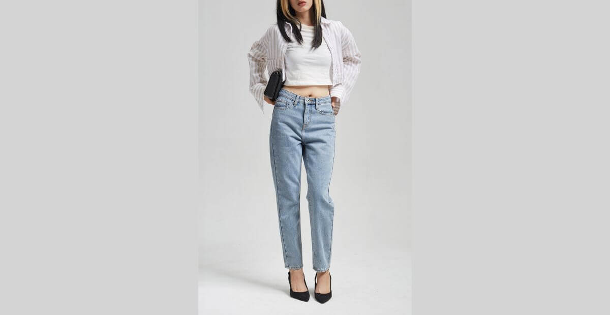 Quần jeans dáng mom