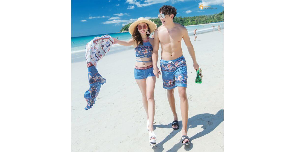 Sơ mi hoạ tiết và quần linen phong cách resort