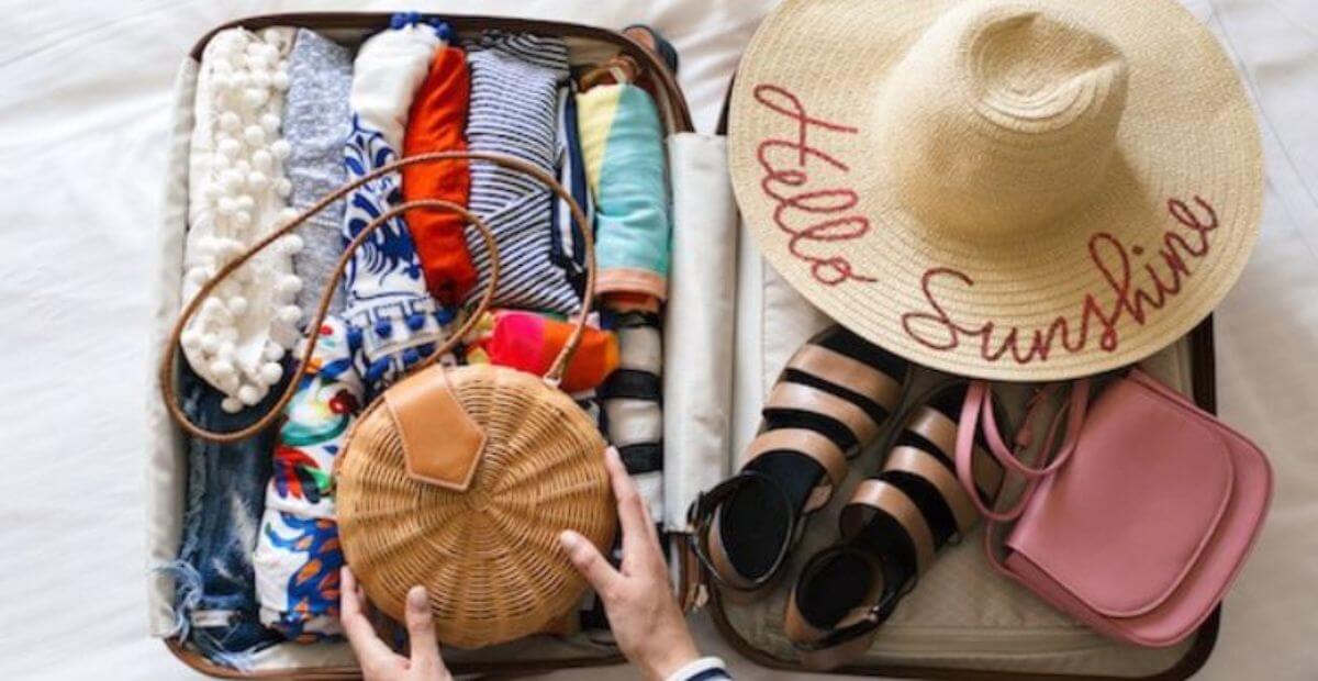 Trang phục chính luôn ưu tiên khi lựa chọn mang đồ đi biển